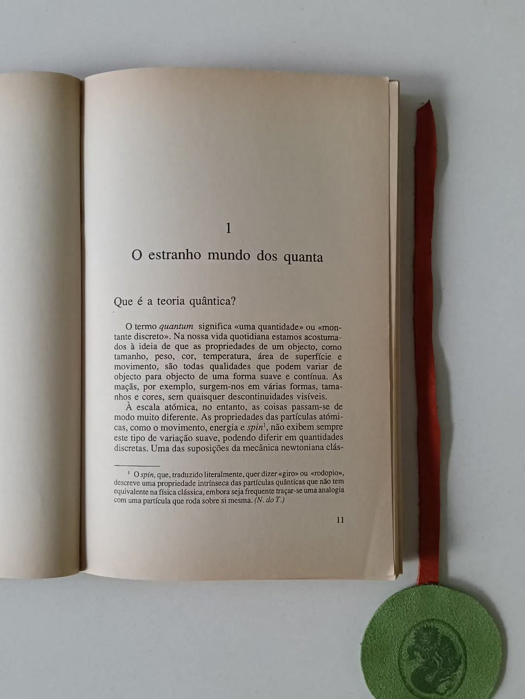 DAVIES (Paul) e BROWN (J. R.). - O ÁTOMO ASSOMBRADO: Uma discussão dos mistérios da física quântica