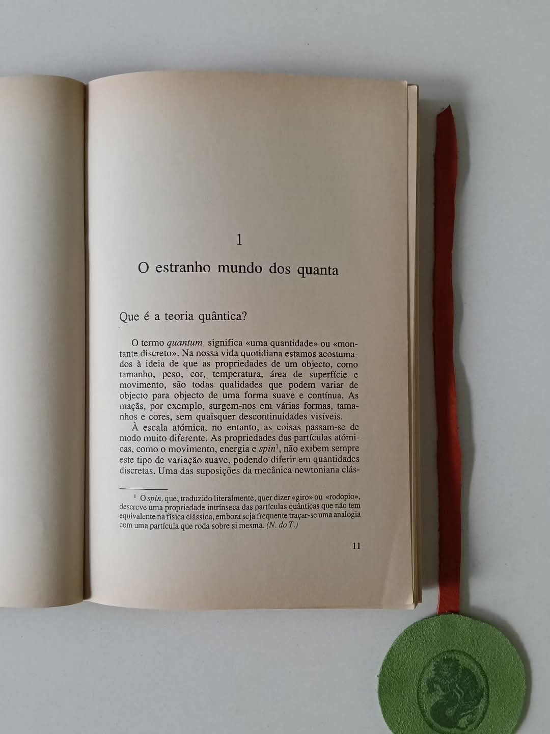 DAVIES (Paul) e BROWN (J. R.). - O ÁTOMO ASSOMBRADO: Uma discussão dos mistérios da física quântica