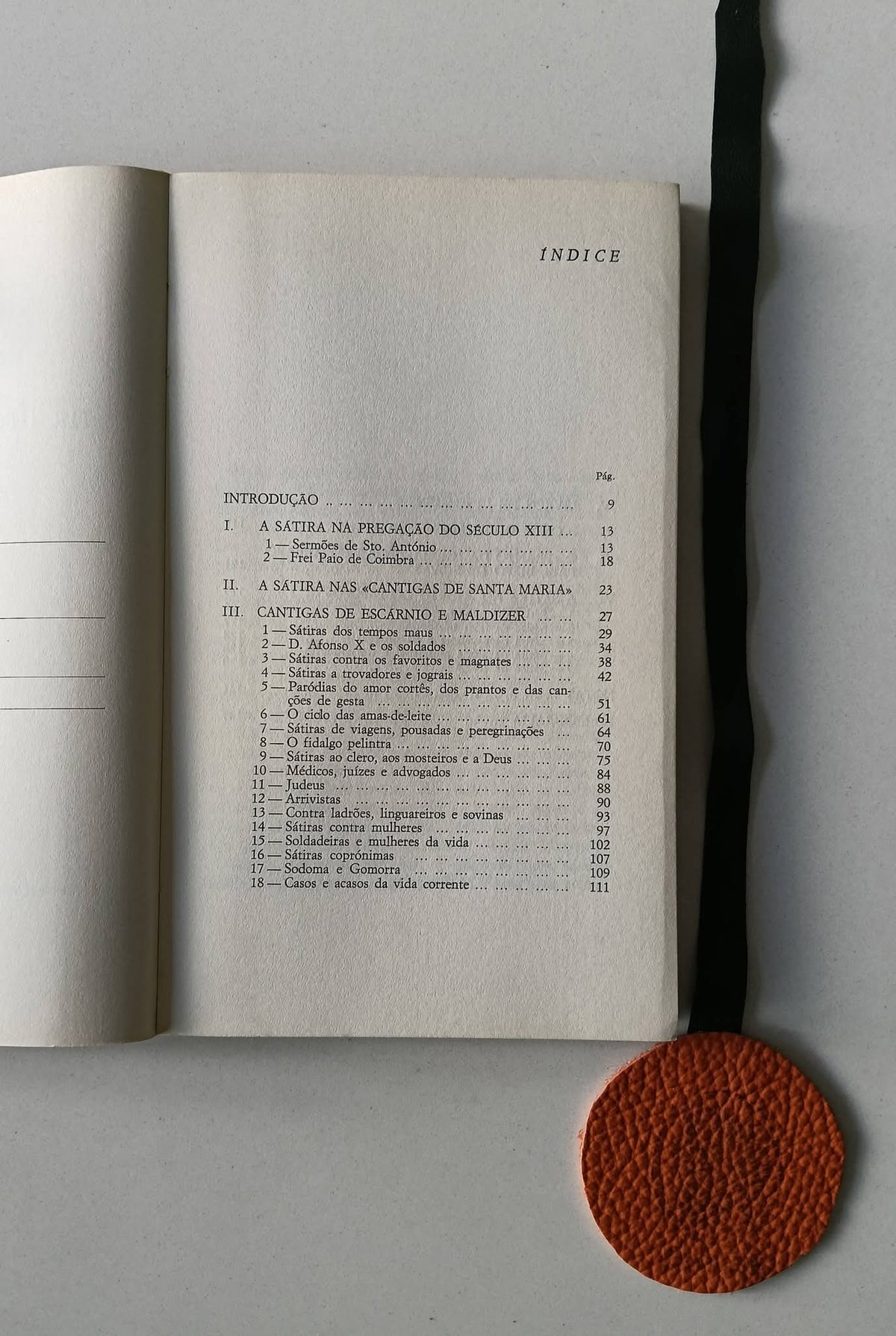 MARTINS (Mário). - A SÁTIRA NA LITERATURA MEDIEVAL PORTUGUESA (SÉCULOS XIII E XIV)