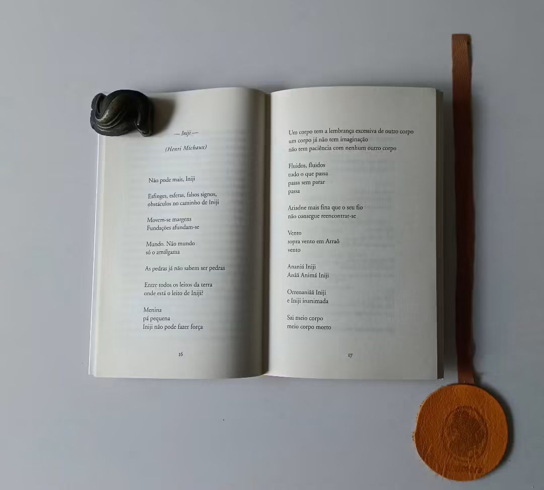 HELDER (Herberto). - AS MAGIAS, Alguns exemplos, poemas mudados para português