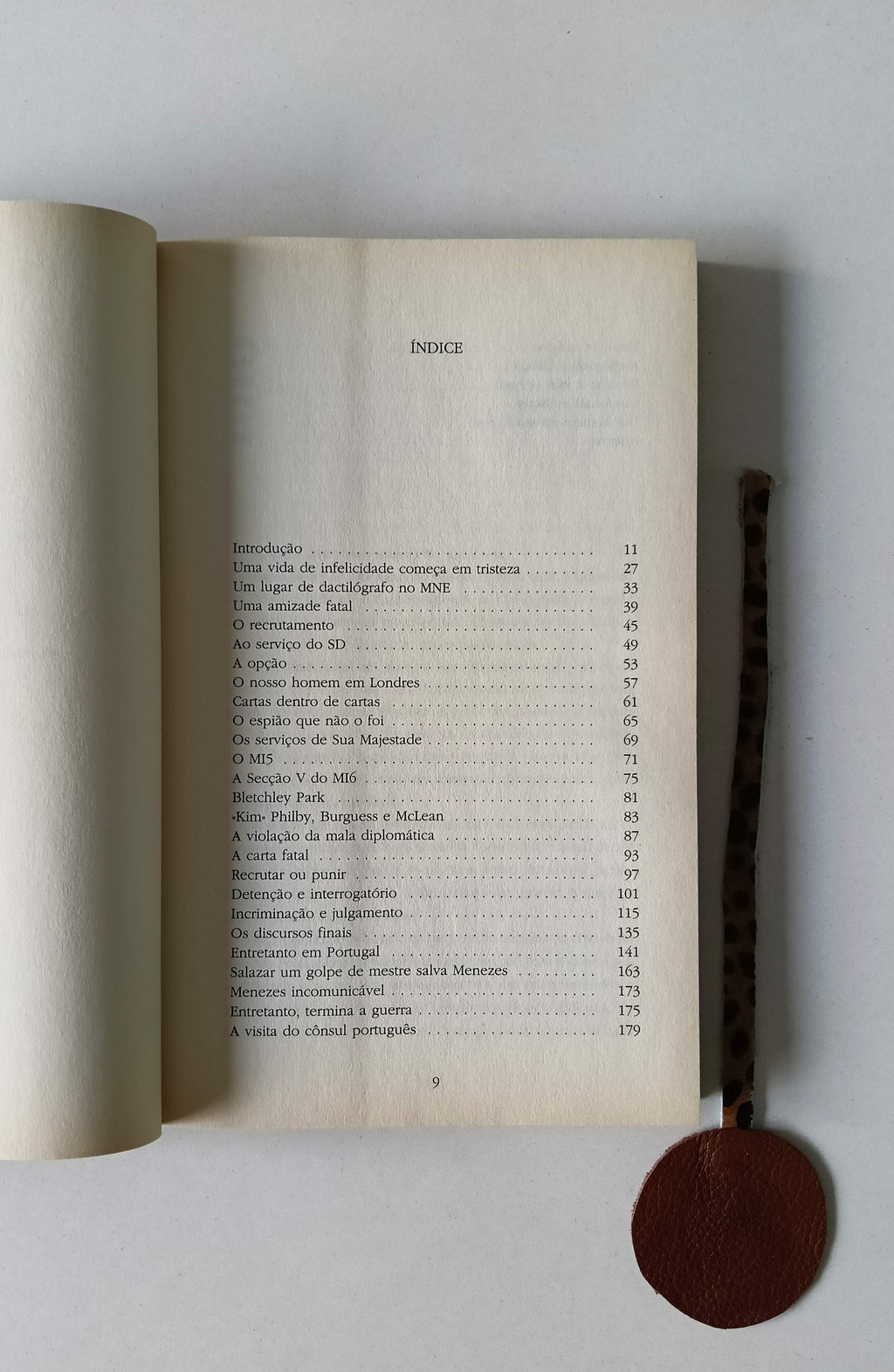 BARREIROS (José António). - O HOMEM DAS CARTAS DE LONDRES: Rogério Peixoto de Menezes, 1943
