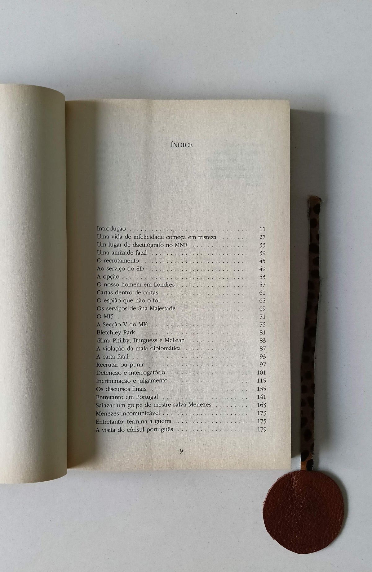 BARREIROS (José António). - O HOMEM DAS CARTAS DE LONDRES: Rogério Peixoto de Menezes, 1943