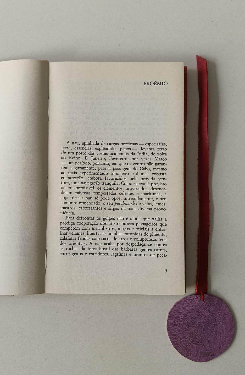 LANCIANI (Giulia). - OS RELATOS DE NAUFRÁGIOS NA LITERATURA PORTUGUESA DOS SÉC. XVI E XVII