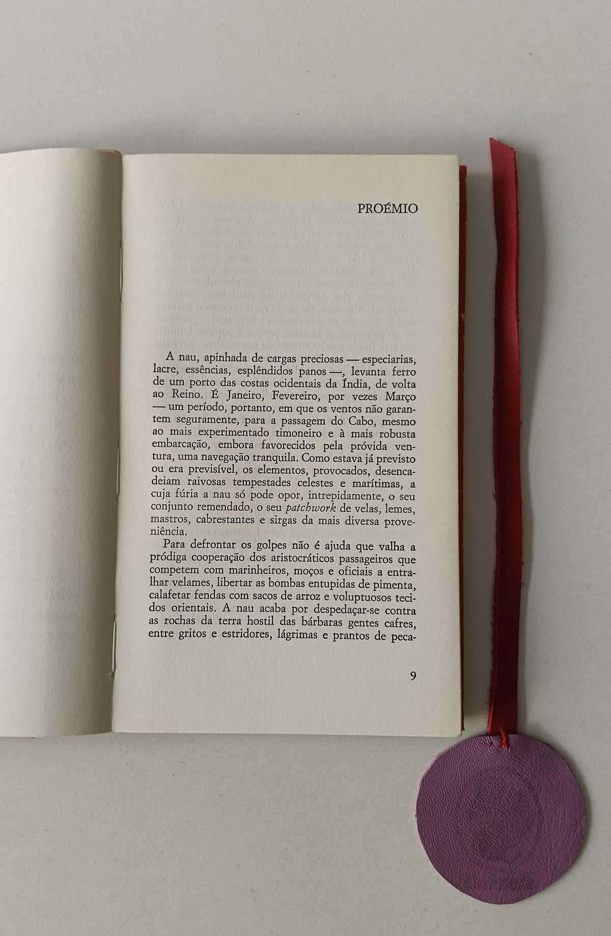 LANCIANI (Giulia). - OS RELATOS DE NAUFRÁGIOS NA LITERATURA PORTUGUESA DOS SÉC. XVI E XVII